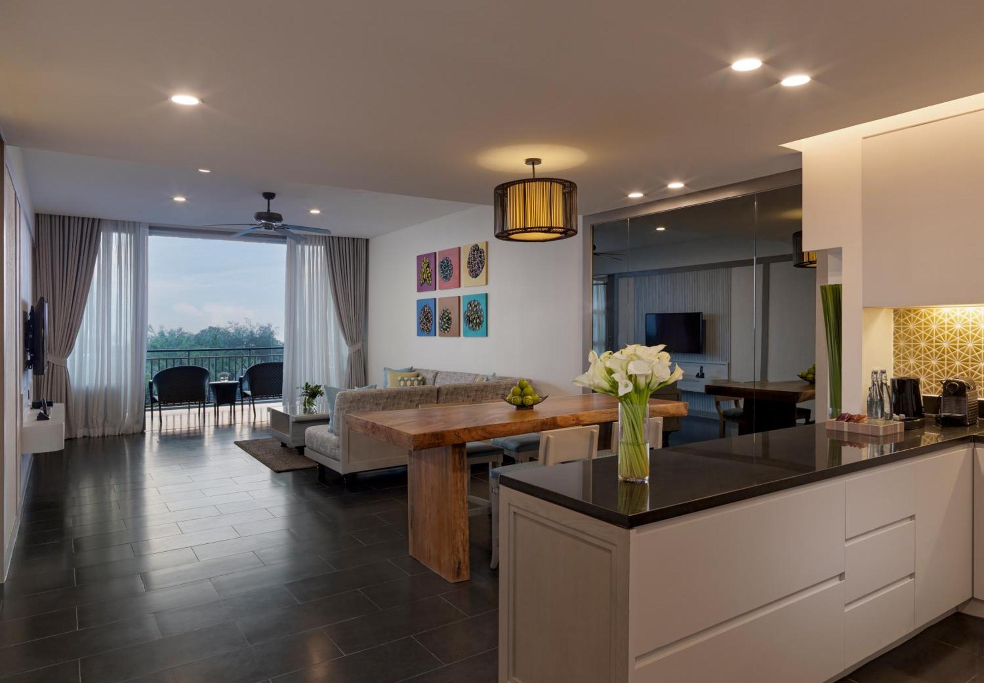 Avani Plus Mai Khao Phuket Suites Bagian luar foto