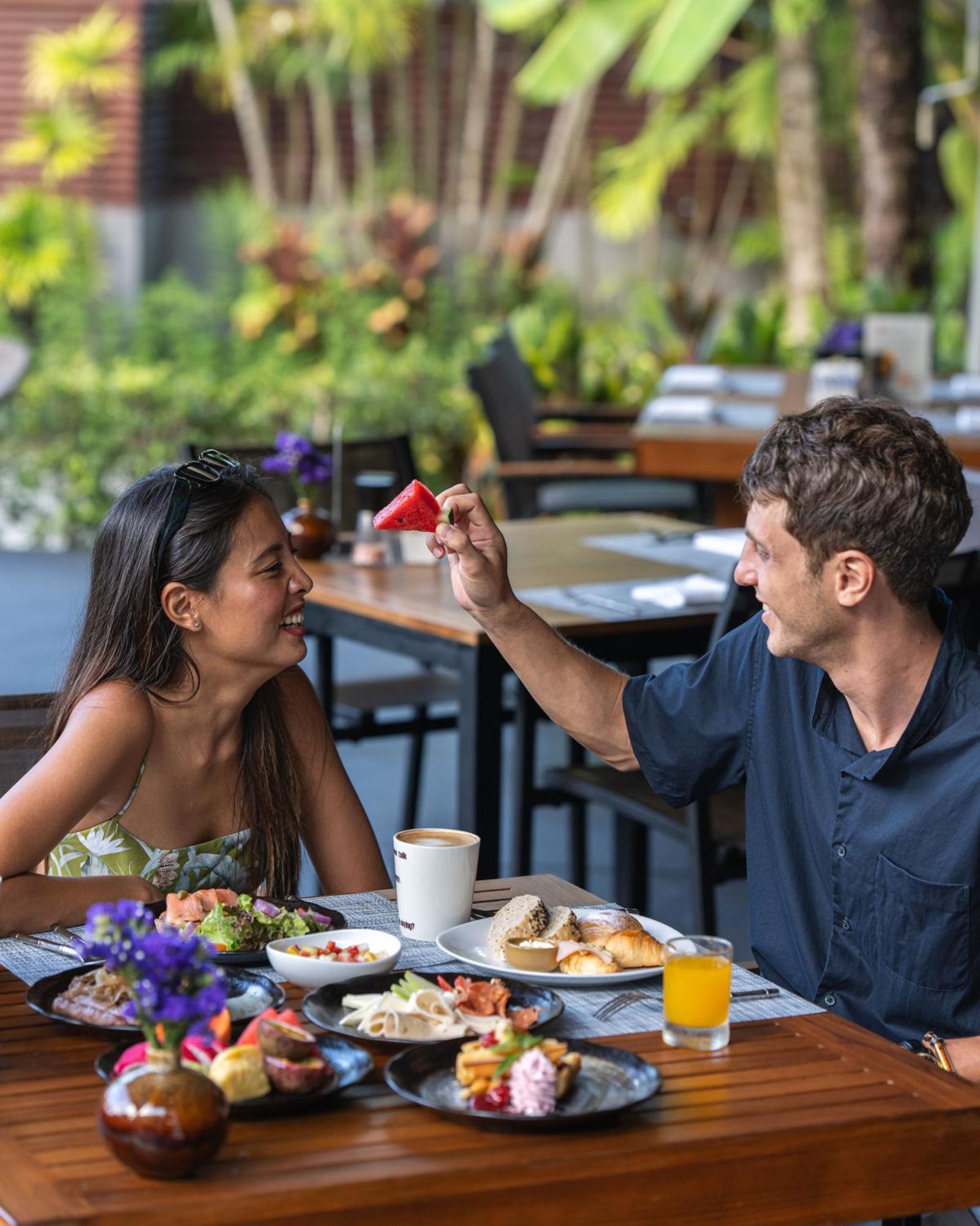 Avani Plus Mai Khao Phuket Suites Bagian luar foto